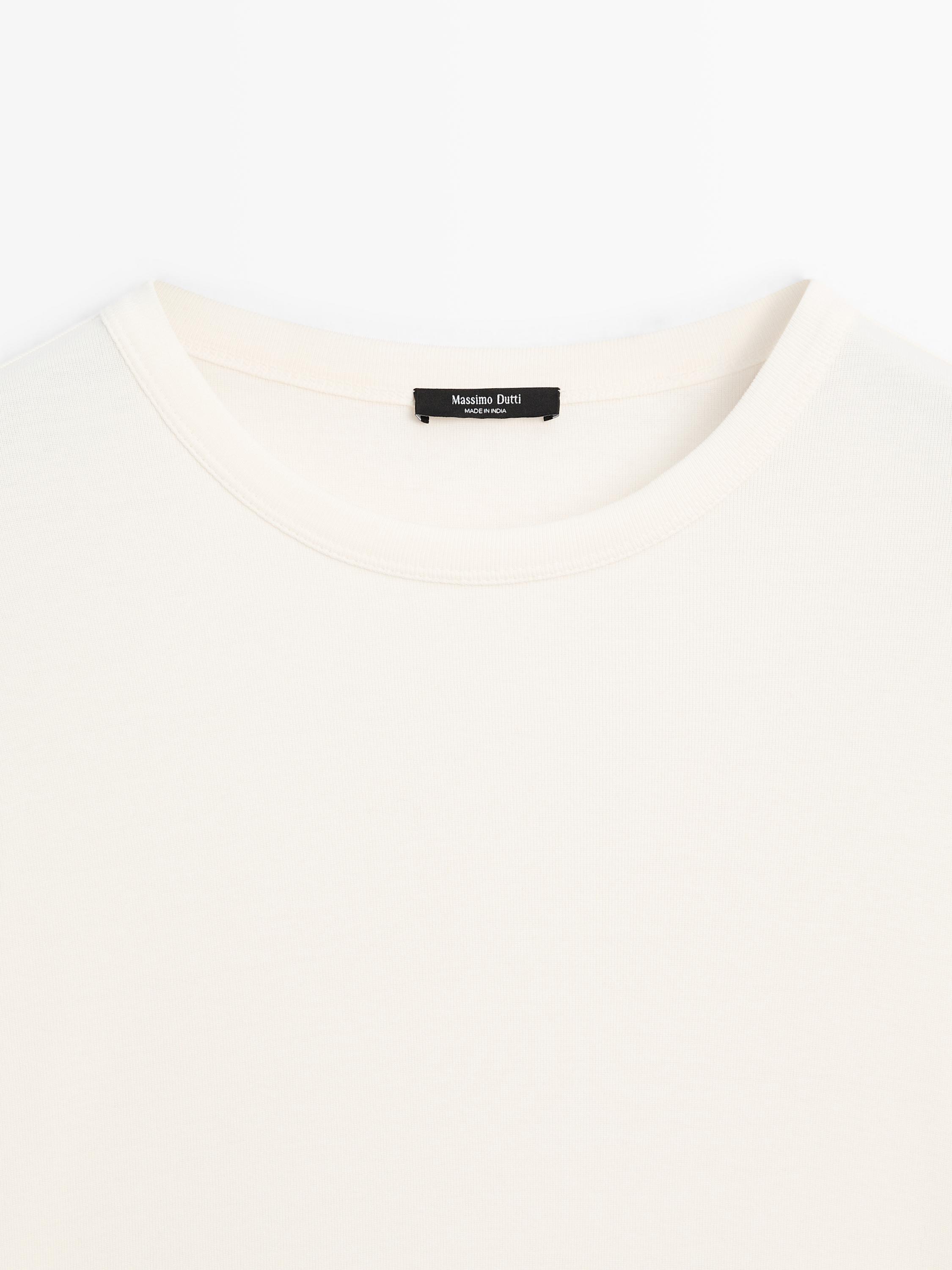 Long sleeve T-shirt with rounded hem